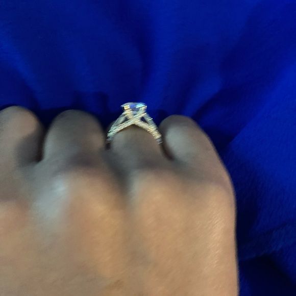 New Engagement Moissanite Diamond 18k Solid Gold 3.4 Carat Moissanite Diamond. - Picture 4 of 6